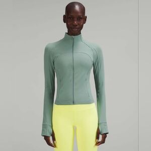 Lululemon Cropped Define Tidewater Teal Size 10